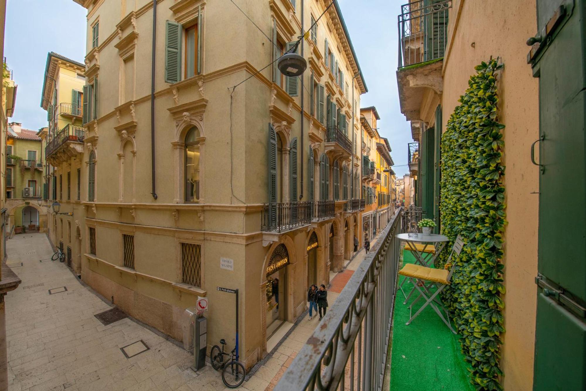 Palace Home Mazzini Verona Center 1 Extérieur photo